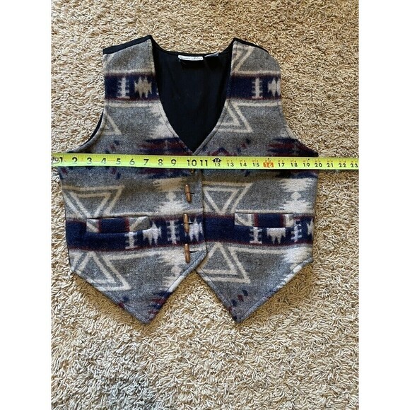 Generalities Vest Women’s Medium Vtg Aztec Wool Multicolor Pockets Wood Buttons - Picture 7 of 9